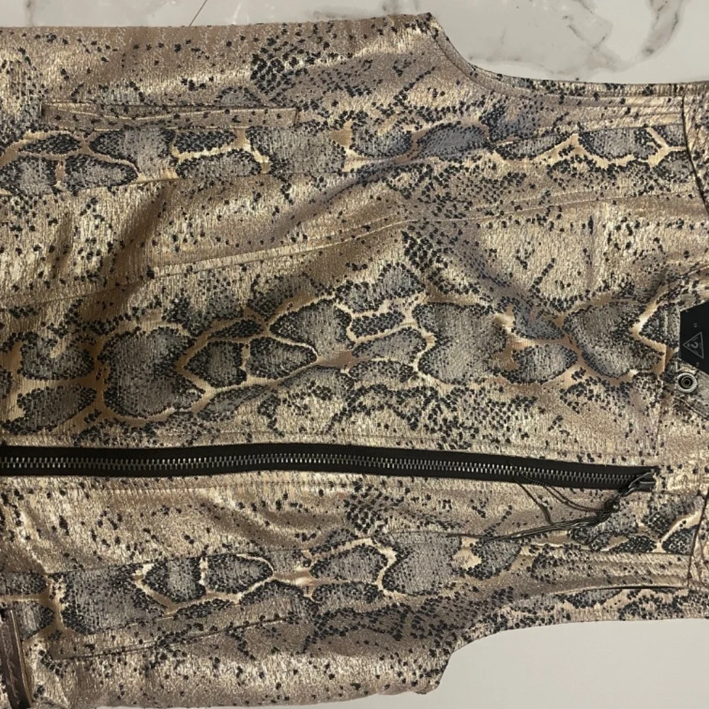 Guess Python Vest - Picture 9 of 9